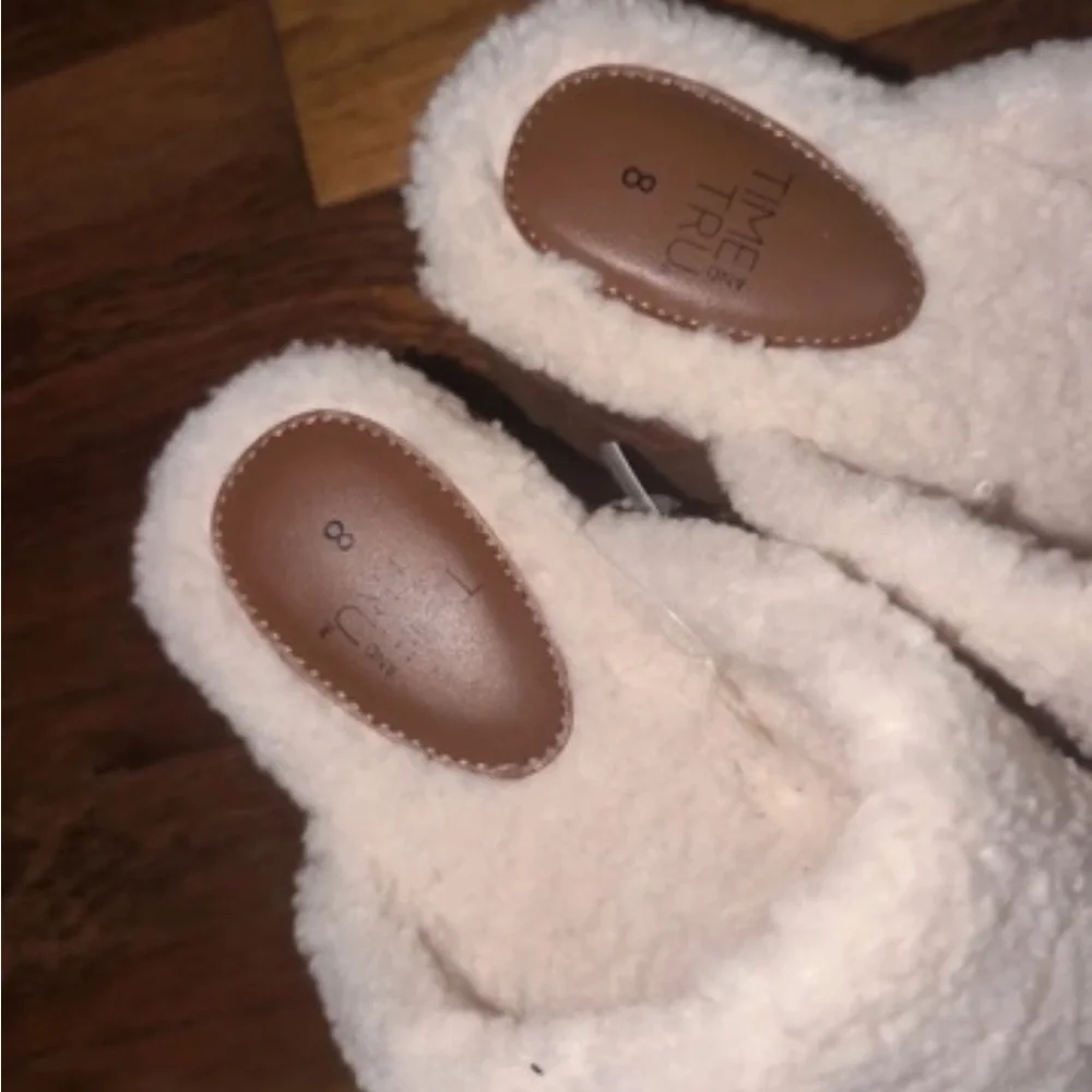 Cozy Faux-Suede Shearling Lined Slippers - Brown & Cream - Picture 2 of 4